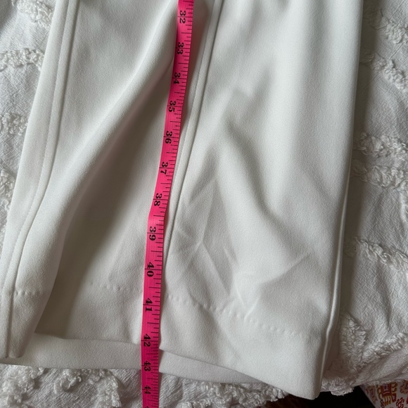 Y2K Inspired DKNY women's solid wide-leg crepe cargo-pocket pants ivory Size 10 - Picture 8 of 9